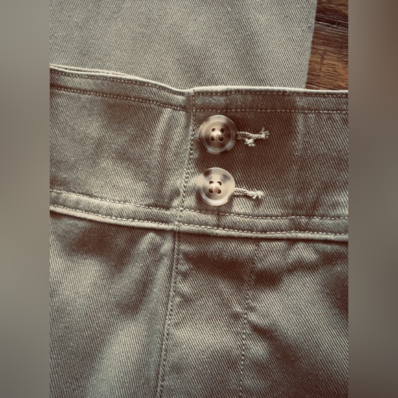 Women's Spanx Olive Wide-Leg Cargo Pants - Picture 7 of 8